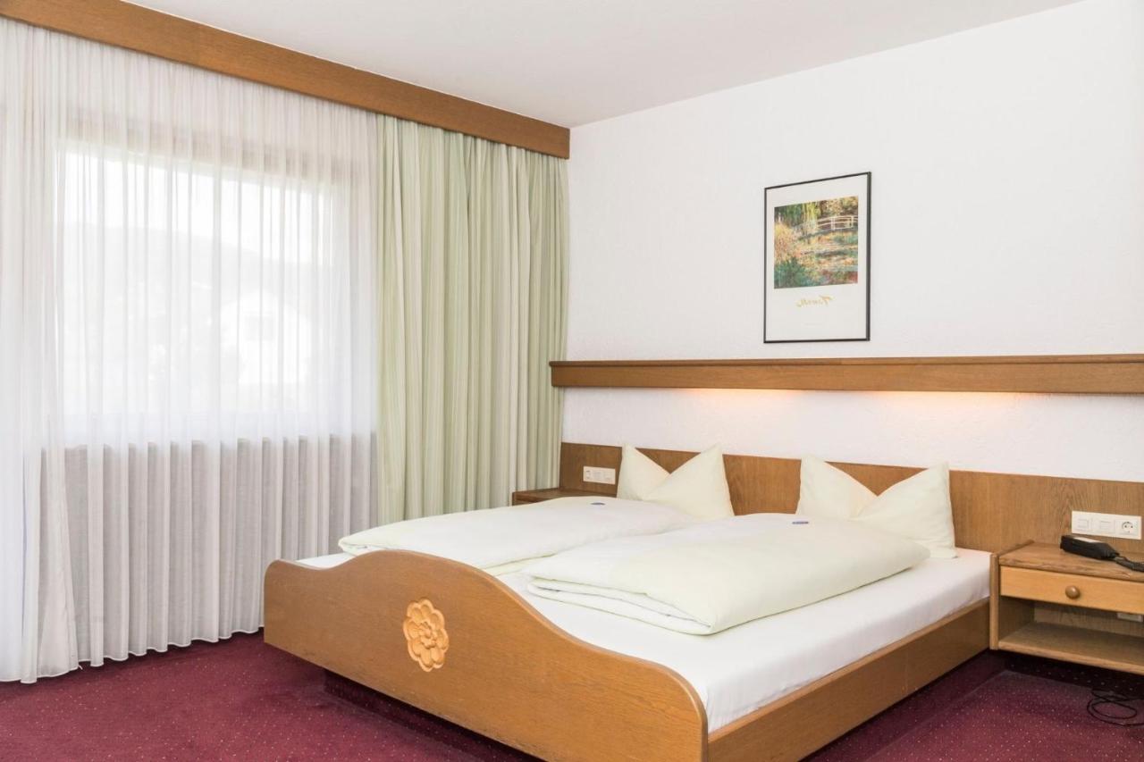 Gaestehaus Becher Donzdorf Exteriér fotografie