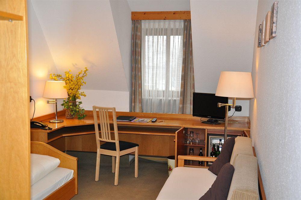 Gaestehaus Becher Donzdorf Exteriér fotografie