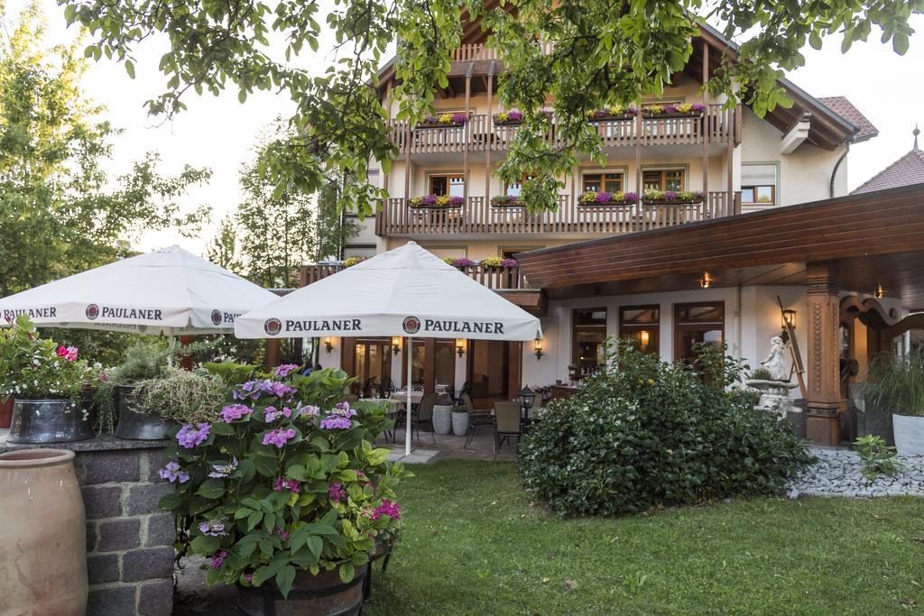 Gaestehaus Becher Donzdorf Exteriér fotografie